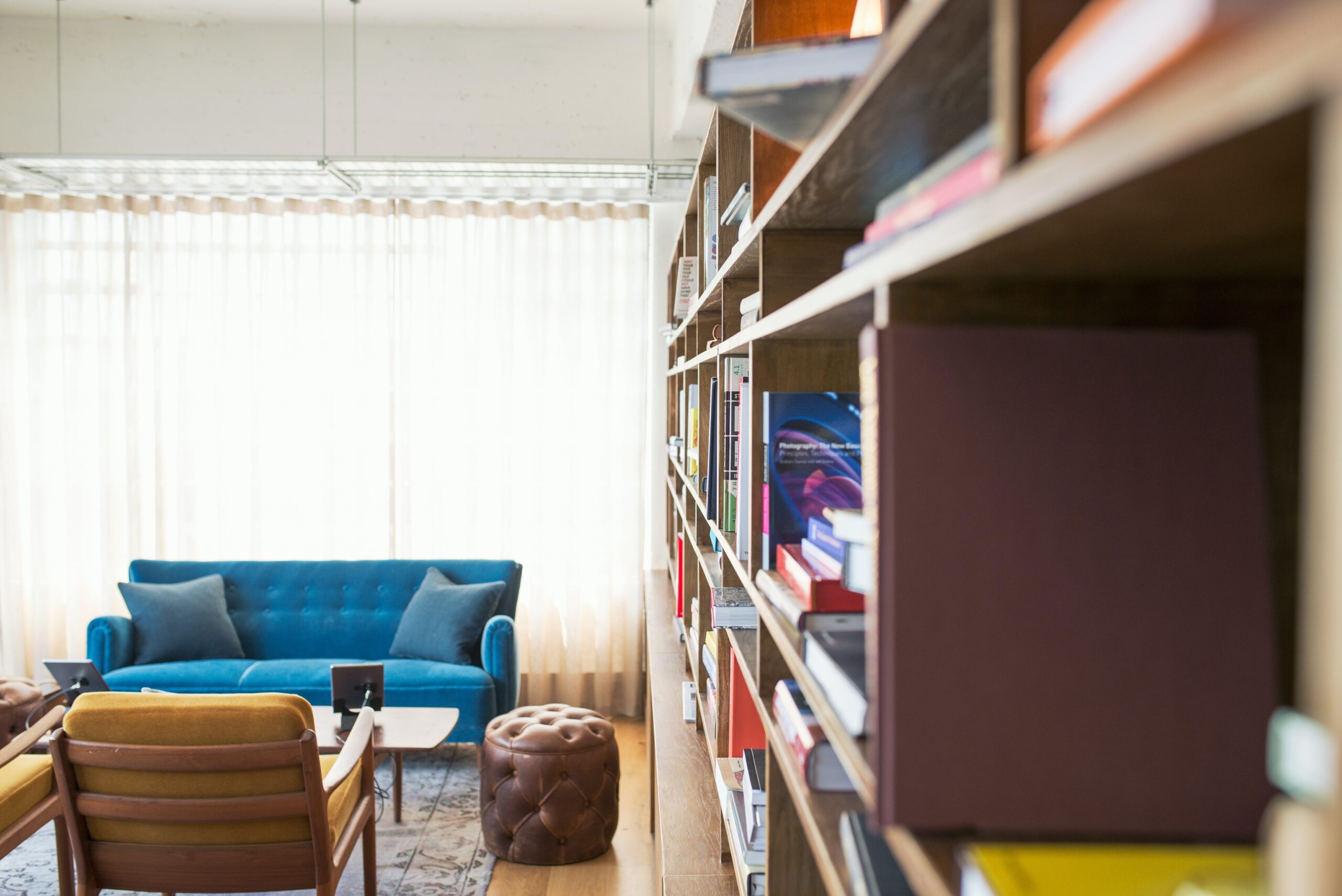 Minimalist Bookshelves: Simple and Stylish