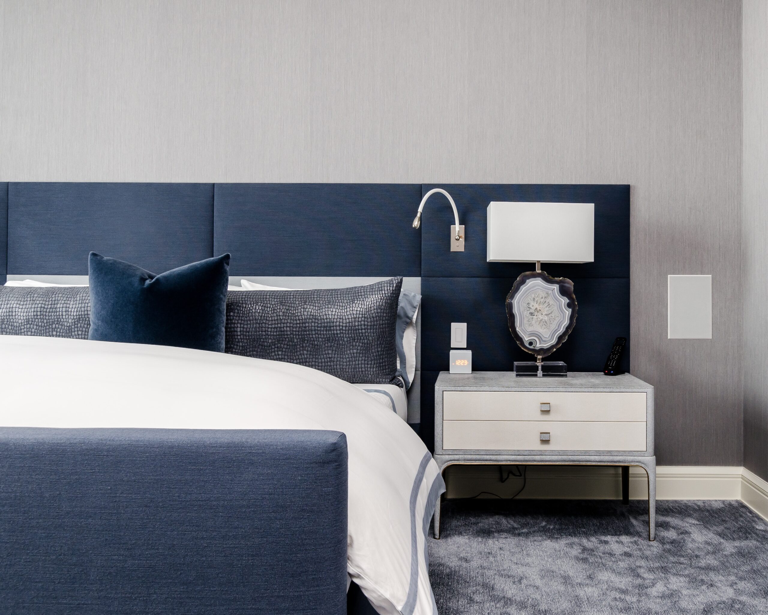 Discover the Perfect Modern Bed: Where Style…