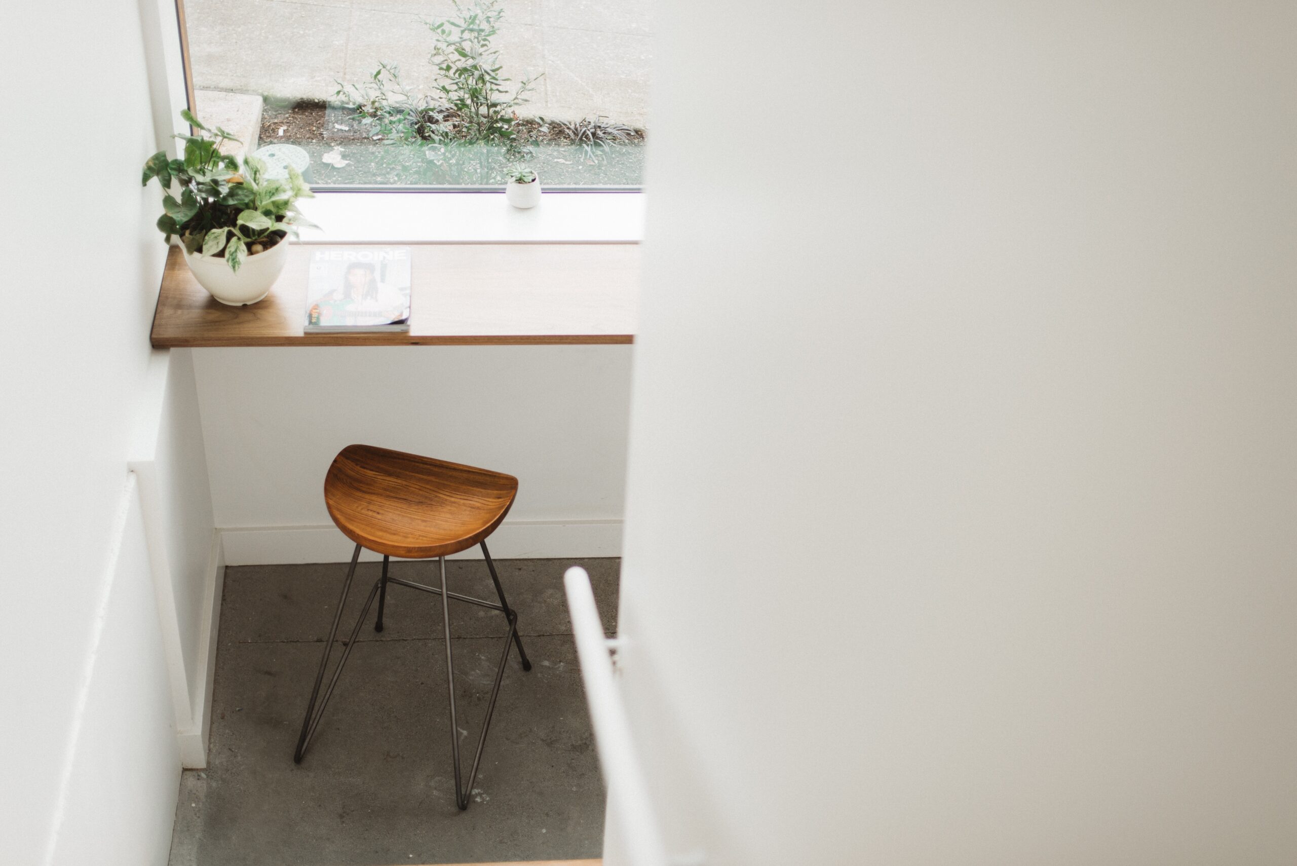 Choosing Minimalist Furniture: Quality over Quantity